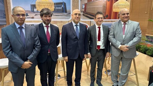 وزير الإسكان يبحث توطين صناعة المياه والصرف في معرض أكواتك العالمي بأمستردام