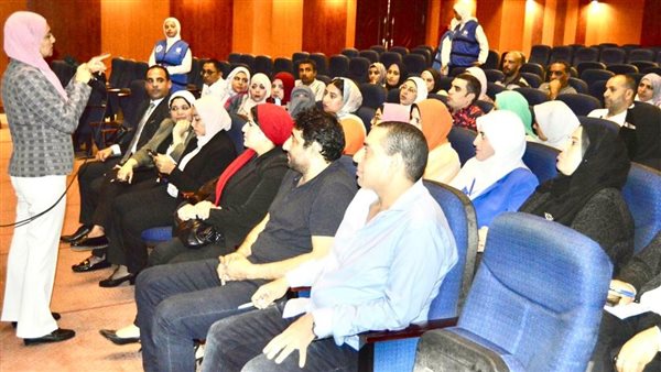 فريق عمل جائزة مصر للتميز الحكومي يلتقي محافظ المنوفية 