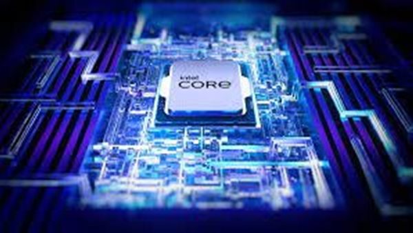 استمرار المعركة بين Intel وApple بسبب الرقائق الإلكترونية.. التفاصيل