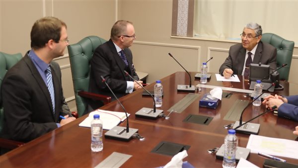 وزير الكهرباء يجتمع مع سفير التشيك لبحث سبل التعاون والاستثمار على أرض مصر 