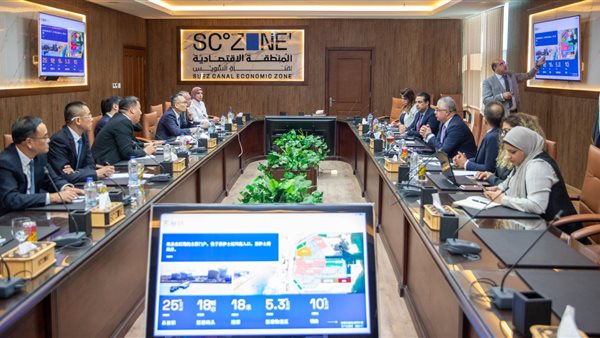 رئيس اقتصادية قناة السويس يلتقي وفد صيني من منطقة هايكو للتنمية الصناعية