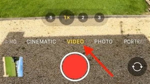 ما هي خطوات تسجيل فيديو أثناء تشغيل موسيقى فى الخلفية على أيفون ؟