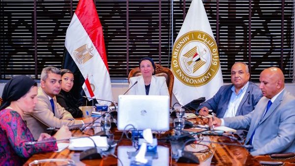 وزيرة البيئة ومحافظ الفيوم يبحثان آليات تنفيذ مشروع الملاذ الآمن للحياة البرية بمحمية وادي الريان