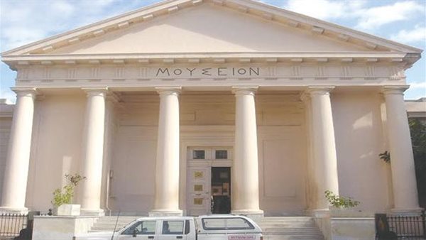 المتحف اليوناني بالإسكندرية ينظم ورشة عمل لتصميم أثاث مستدام من جريد النخيل