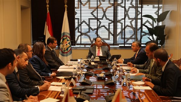 وزير المالية يبحث تسوية المدفوعات باستخدام العملات المحلية مع الهند 