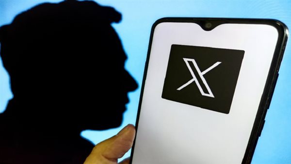 ماسك يحاول إنقاذ 