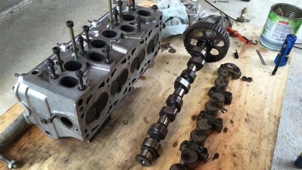 كيف تكتشف تلف كازكيت رأس المحرك في سيارتك قبل فوات الأوان؟