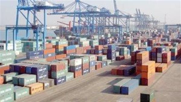 تداول 37 سفينة و18 ألف طن من البضائع والقمح بميناء دمياط