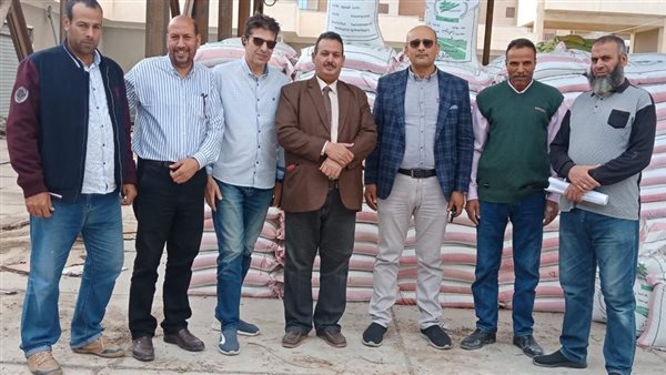 الزراعة تتابع توزيع تقاوي القمح والمحاصيل الشتوية وتوفير مستلزمات الانتاج في وادى النطرون والنوبارية