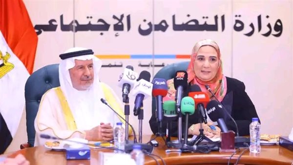 وزيرة التضامن توقع مذكرة دعم بين الهلال الأحمر المصري ومركز الملك سلمان
