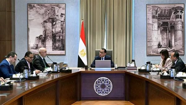 رئيس الوزراء يتابع تنفيذ المشروعات العمرانية والخدمية بوزارة الإسكان