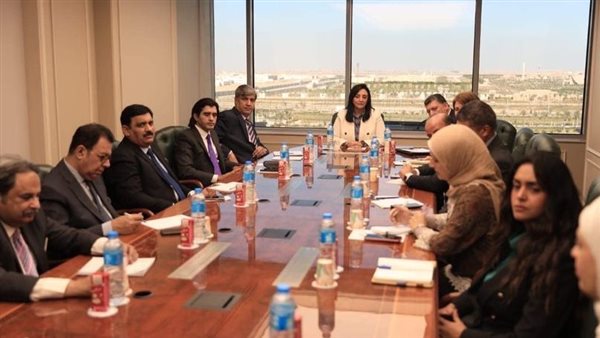  نائب وزير السياحة تلتقي وفدًا من المدرسة الوطنية للسياسة العامة بباكستان 