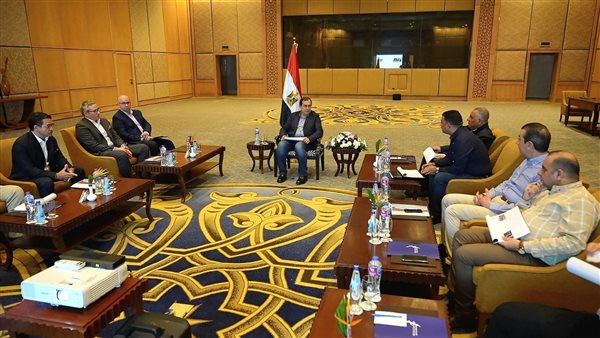 وزير البترول يشهد توقيع عقود للبحث عن الذهب مع شركات كندية ومحلية