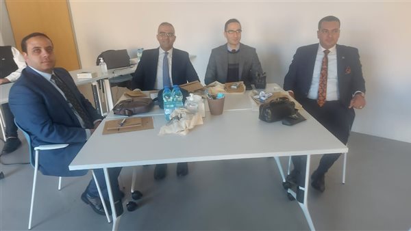 التخطيط تعقد البرنامج التدريبي 