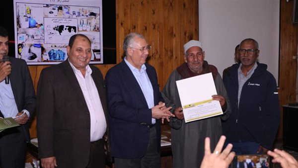 السيد القصير يسلم 177 جرار ومعدات وآلات الزراعة ومشروعات صغيرة للجمعيات والمزارعين