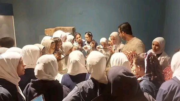 متحف ملوي بالمنيا يستقبل طالبات «الثانوية الزخرفية بنات»| صور