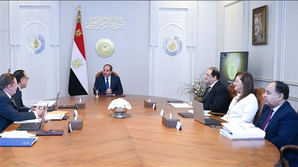 الرئيس السيسي يوجه بتعزيز العمل على دفع معدلات النمو الاقتصادي