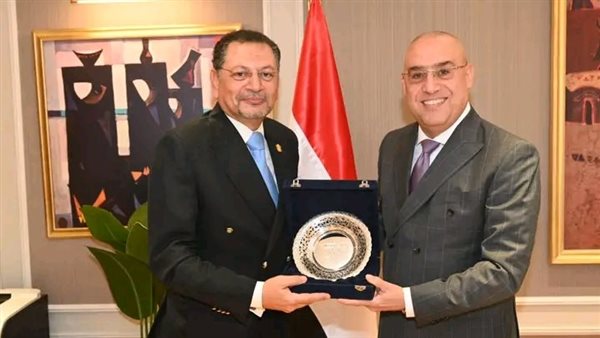 وزير الإسكان يبحث مع عميد كلية التخطط بجامعة القاهرة سبل التعاون المشترك