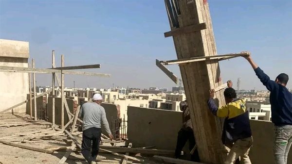 جهاز مدينة القاهرة الجديدة يزيل 3 مخالفات بناء بمناطق متفرقة| صور