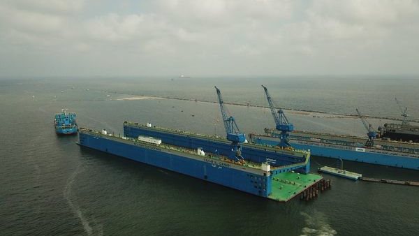 أسامة ربيع: قناة السويس تسجل عبور 2264 سفينة خلال نوفمبر