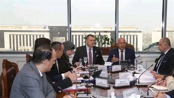 وزيرا النقل والآثار يبحثان سبل تعظيم السياحة النيلية