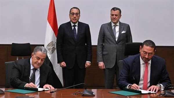 رئيس الوزراء يشهد توقيع اتفاقية تطوير فندق 