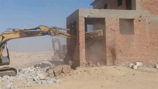 وزير الإسكان: إزالة التعديات واسترداد 40 فدانا بـ