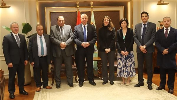 وزير الزراعة يبحث مع مديرة الوكالة الفرنسية للتنمية التعاون المشترك 