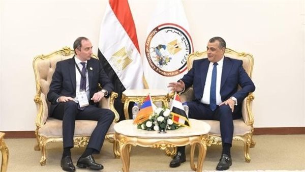   وزير الدولة للإنتاج الحربي يلتقي وزير صناعة التكنولوجيا الفائقة بدولة أرمينيا
