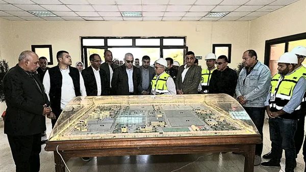 وزير الإسكان يتفقد محطة تنقية مياه الشرب في الشيخ زايد| صور