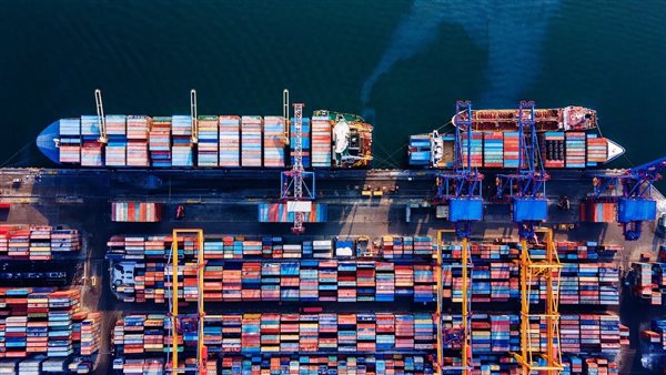 روساتوم وموانئ دبي العالمية يوقعان اتفاقية إنشاء مشغل لوجستي عالمي مشترك