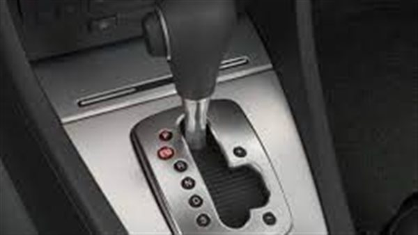 لماذا يجب تغيير زيت ناقل الحركة في السيارة بانتظام؟