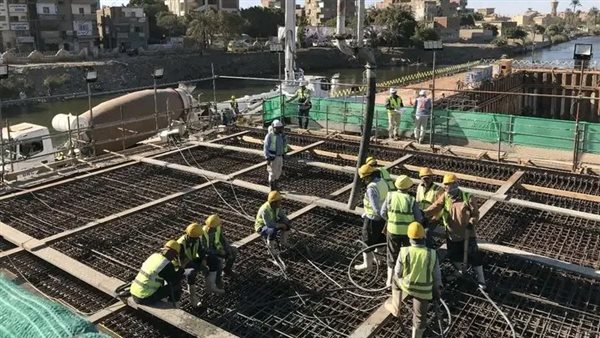  «سويلم» يتابع الموقف التنفيذى لمشروع مجموعة قناطر ديروط الجديدة| صور 