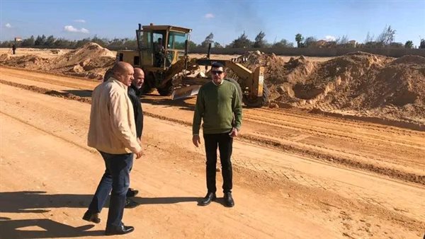 صور.. رئيس جهاز سفنكس الجديدة يتفقد أعمال استكمال محور المدينة وإزالة التعديات