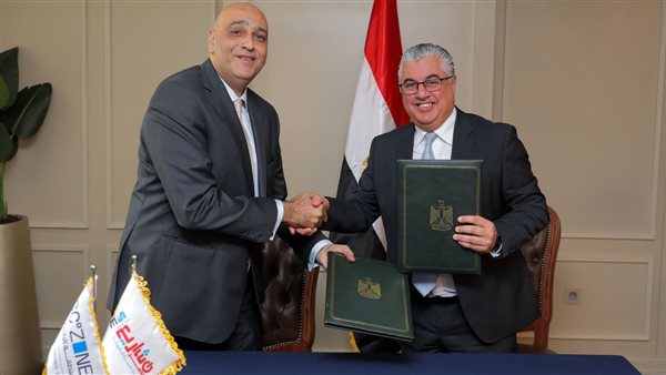 اقتصادية قناة السويس توقع بروتوكول تعاون مع جهاز تنمية المشروعات| صور