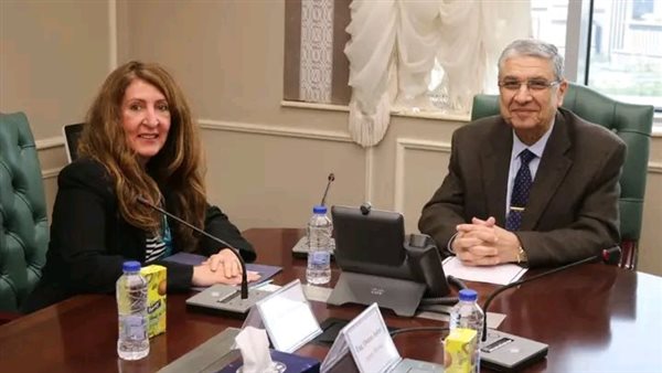 وزير الكهرباء يستقبل سفيرة الولايات المتحدة بالقاهرة لبحث سبل التعاون