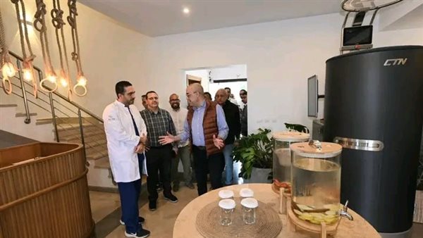 وزير الإسكان يتفقد مشروع الوحدات الفندقية والسياحة العلاجية بأسوان الجديدة