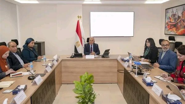 وزير الري يتابع موقف الدراسة المتكاملة لترعة السويس
