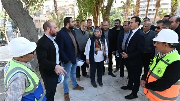مساعد وزير الإسكان يتفقد سير العمل بمشروع تطوير وإحياء حديقة الأزبكية بالقاهرة