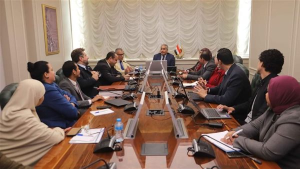 وزير العمل يلتقى اللجنة التوجيهية لمشروع «مهني 2030»