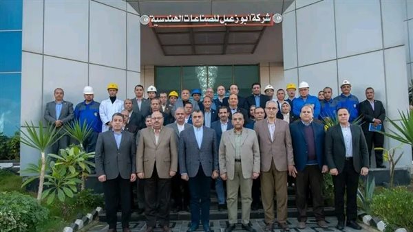 وزير الإنتاج الحربى يتفقد شركة أبو زعبل للصناعا الهندسية