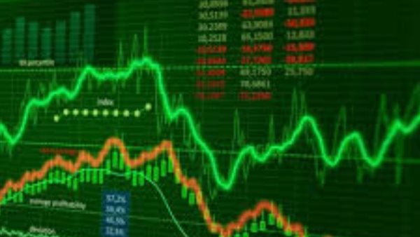 ضغوط بيع محلية وعربية تخفض مؤشرات البورصة في ختام تداولات اليوم