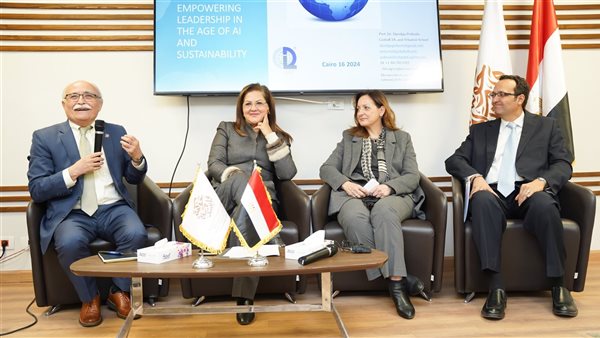 وزيرة التخطيط تفتتح المائدة المستديرة بعنوان 