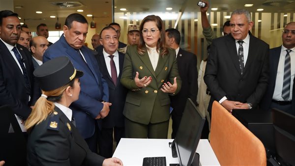 وزيرا التخطيط والتنمية المحلية ومحافظ الإسكندرية يفتتحوا مركز خدمات مصر