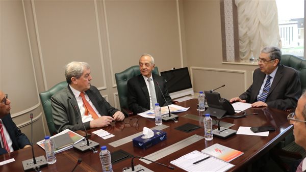 وزير الكهرباء يستقبل رئيس شركة آى ام الإنجليزية للطاقة لبحث سبل دعم وتعزير التعاون والاستثمار