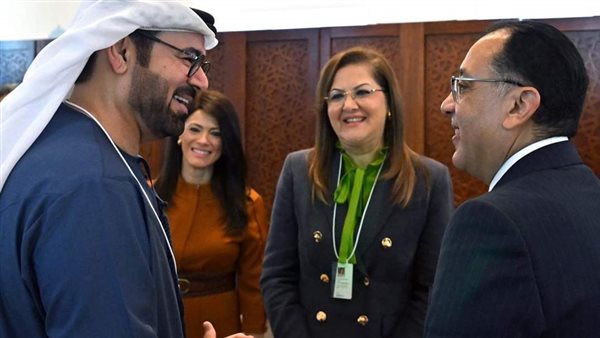 وزيرة التخطيط ووزير شئون مجلس الوزراء بالإمارات يوقعان ملحق تمديد مذكرة التفاهم لتطوير العمل الحكومي