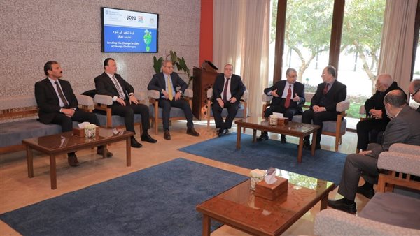 وزير الكهرباء ورئيس الجامعة الأمريكية بالقاهرة يفتتحان البرنامج التدريبى 