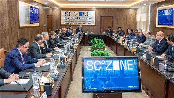 رئيس اقتصادية قناة السويس يلتقي مجموعة من سفراء الدول الآسيوية لبحث سبل التعاون