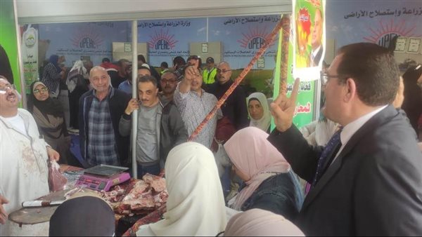 معرض خير مزارعنا يشهد إقبالا كبيرا من المواطنين لشراء احتياجات شهر رمضان