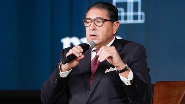 هشام عز العرب: الدولار متوفر وتحرك السعر طبيعي وحدث في كل العالم